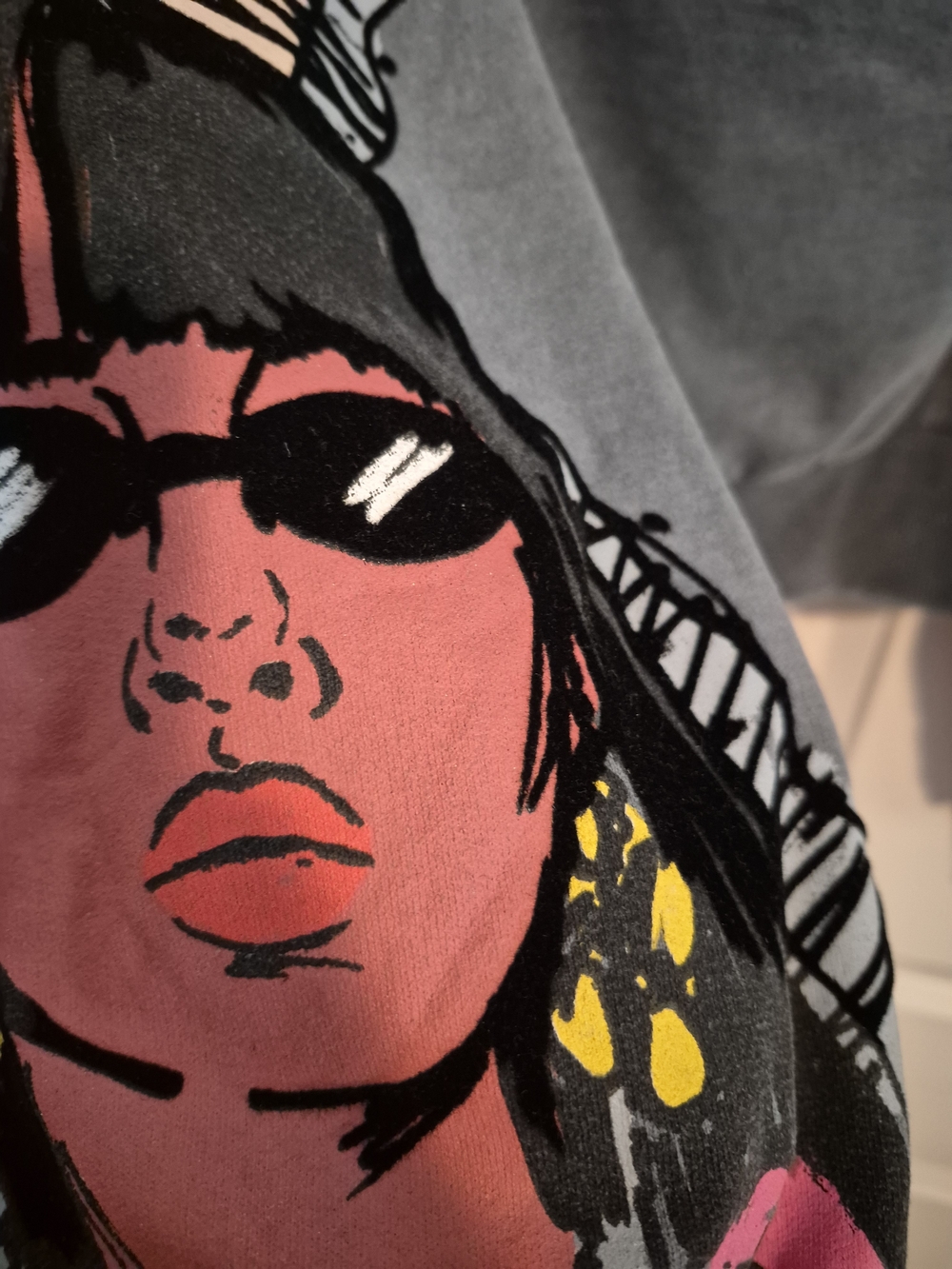 Zara Graphic Print Off the Shoulder Cropped Sweatshirt Streetwear Colorful Med - Picture 6 of 7